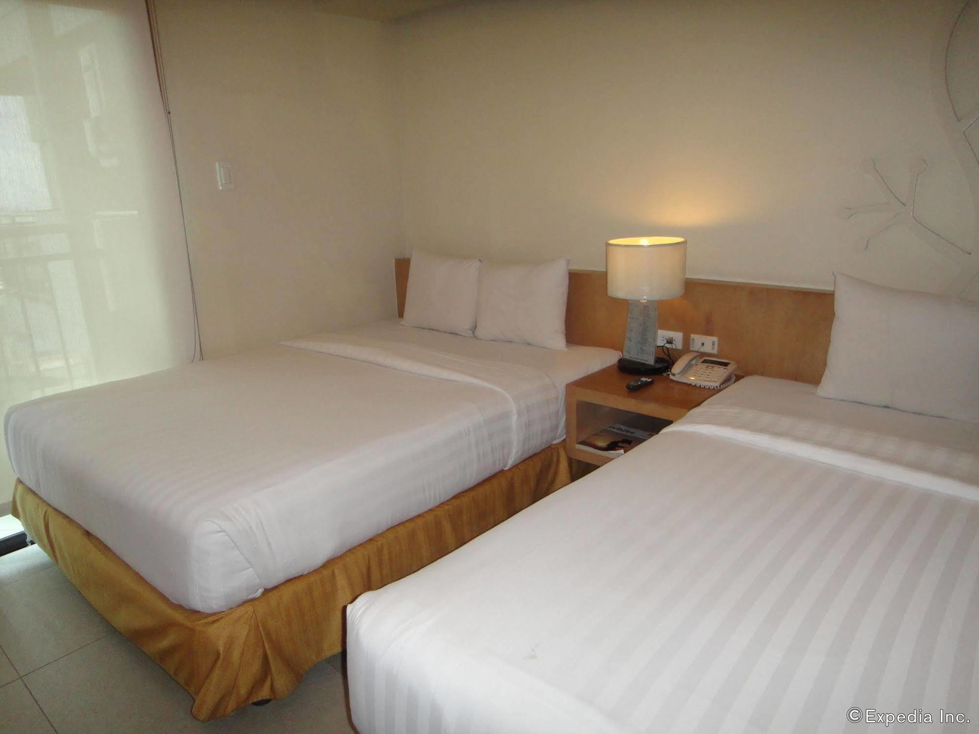 City Suites Ramos Tower Cebu Buitenkant foto