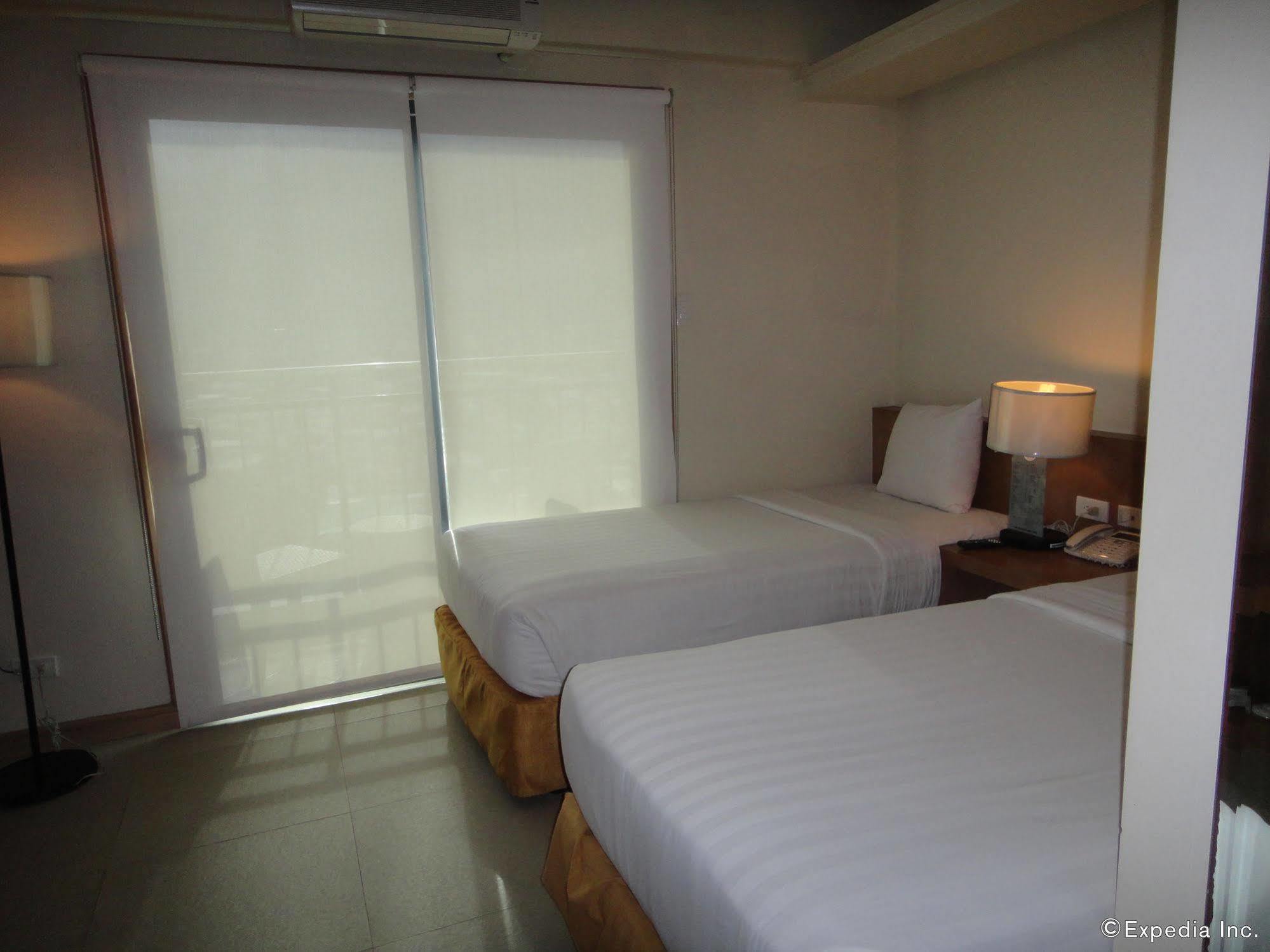 City Suites Ramos Tower Cebu Buitenkant foto