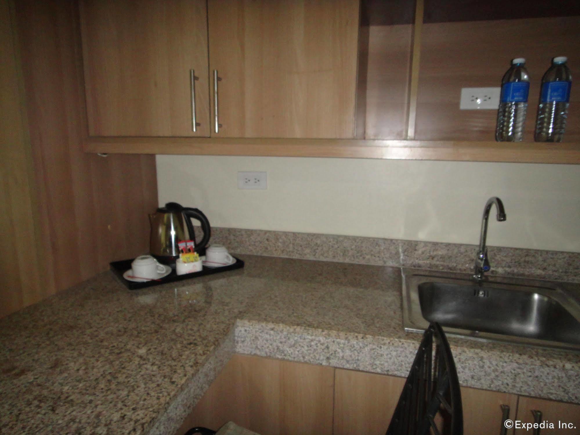 City Suites Ramos Tower Cebu Buitenkant foto